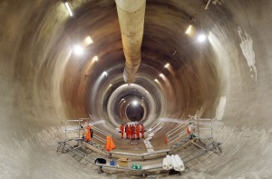 Crossrail reaches Whitechapel (by Annabel Cook 来源：blogs.ft.com )