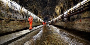 Beneath the Royal docks (by Jamie Han 来源：blogs.ft.com)